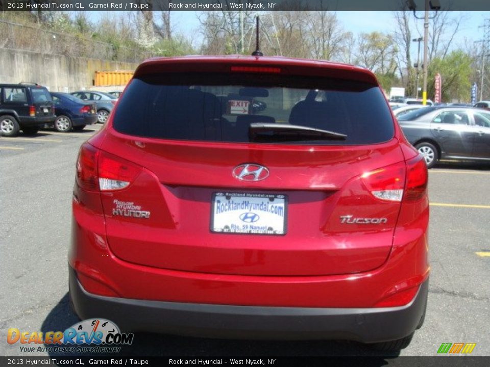 2013 Hyundai Tucson GL Garnet Red / Taupe Photo #5