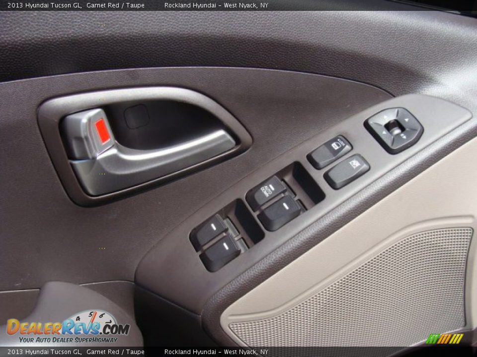 2013 Hyundai Tucson GL Garnet Red / Taupe Photo #8