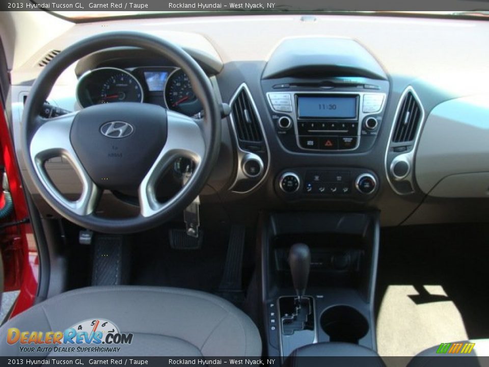2013 Hyundai Tucson GL Garnet Red / Taupe Photo #11