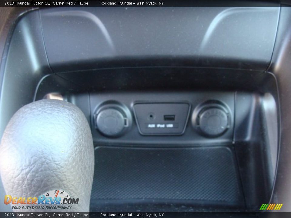 2013 Hyundai Tucson GL Garnet Red / Taupe Photo #15