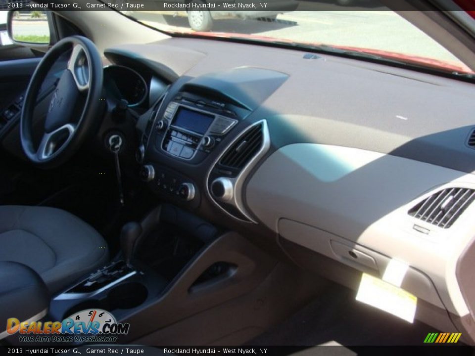2013 Hyundai Tucson GL Garnet Red / Taupe Photo #23