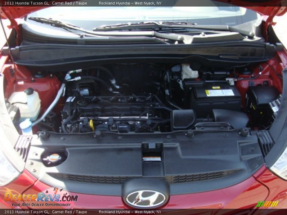 2013 Hyundai Tucson GL Garnet Red / Taupe Photo #27