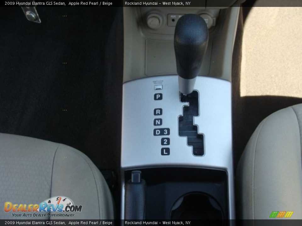 2009 Hyundai Elantra GLS Sedan Apple Red Pearl / Beige Photo #17