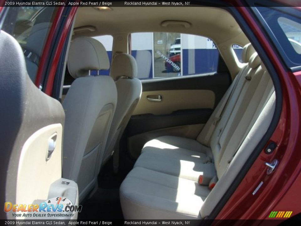 2009 Hyundai Elantra GLS Sedan Apple Red Pearl / Beige Photo #18