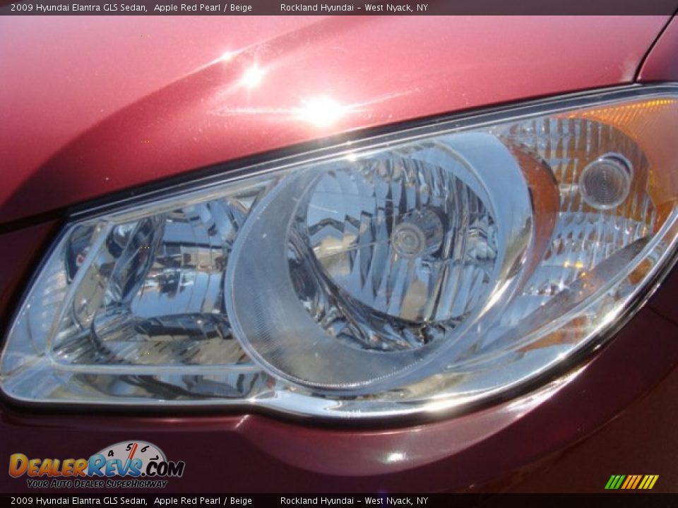 2009 Hyundai Elantra GLS Sedan Apple Red Pearl / Beige Photo #28