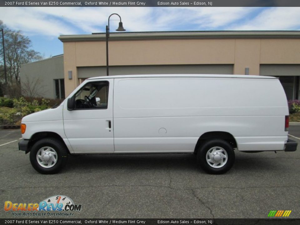 2007 Ford E Series Van E250 Commercial Oxford White / Medium Flint Grey Photo #1