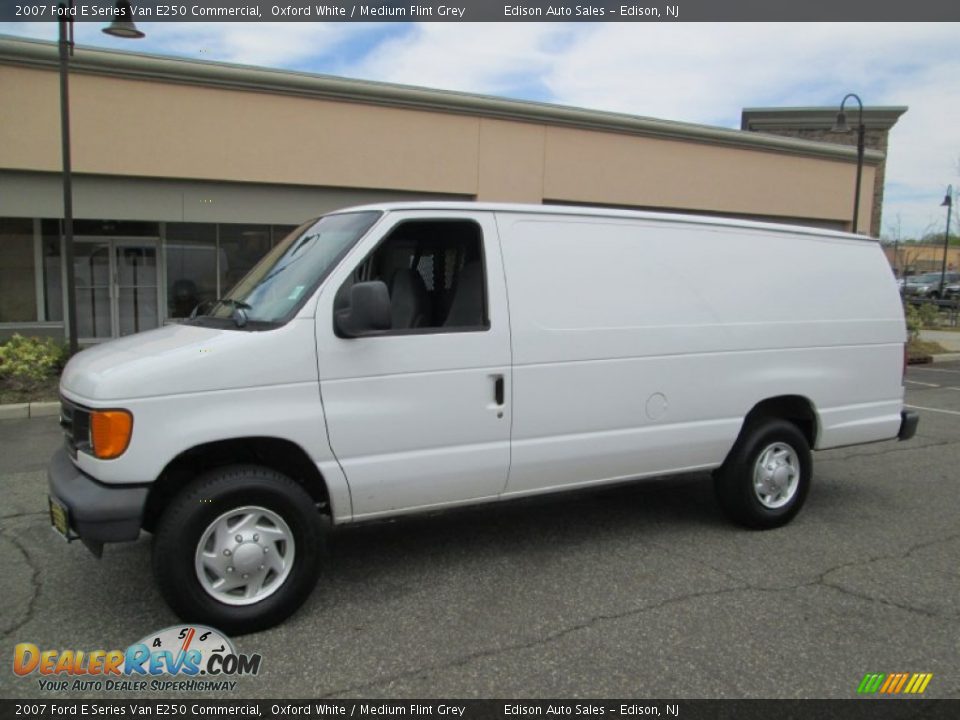2007 Ford E Series Van E250 Commercial Oxford White / Medium Flint Grey Photo #3