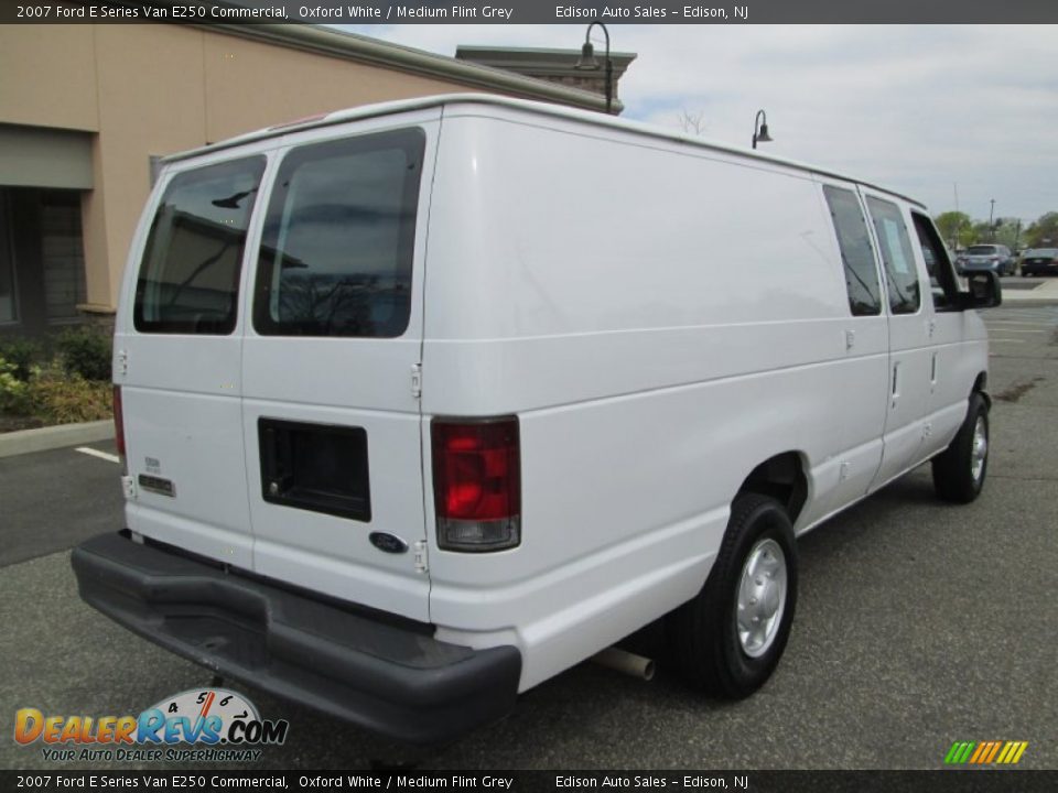 2007 Ford E Series Van E250 Commercial Oxford White / Medium Flint Grey Photo #7