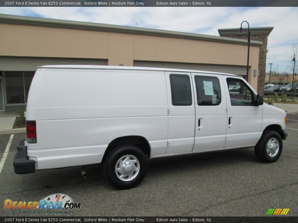 2007 Ford E Series Van E250 Commercial Oxford White / Medium Flint Grey Photo #8