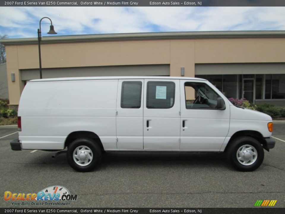2007 Ford E Series Van E250 Commercial Oxford White / Medium Flint Grey Photo #9