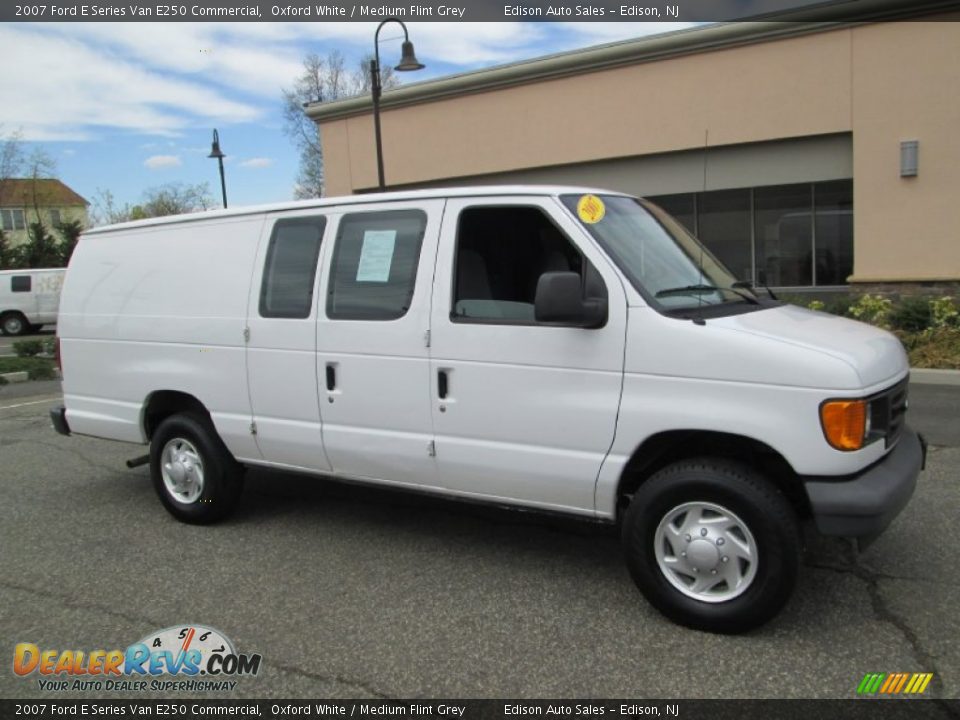2007 Ford E Series Van E250 Commercial Oxford White / Medium Flint Grey Photo #10