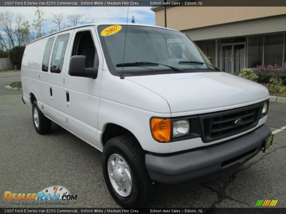 2007 Ford E Series Van E250 Commercial Oxford White / Medium Flint Grey Photo #11