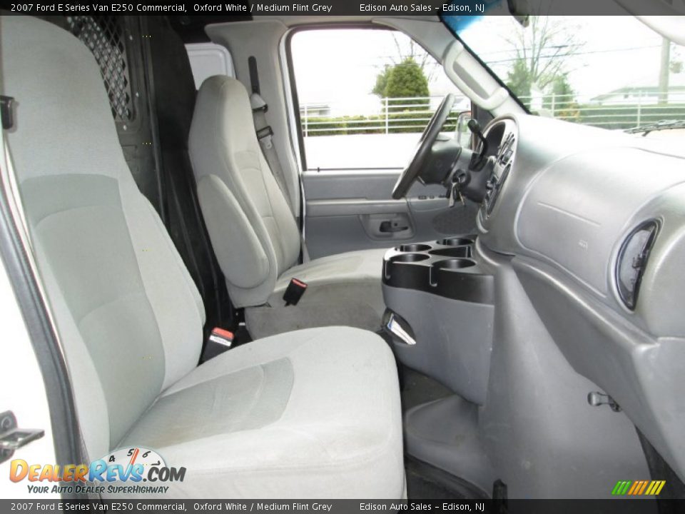 2007 Ford E Series Van E250 Commercial Oxford White / Medium Flint Grey Photo #14