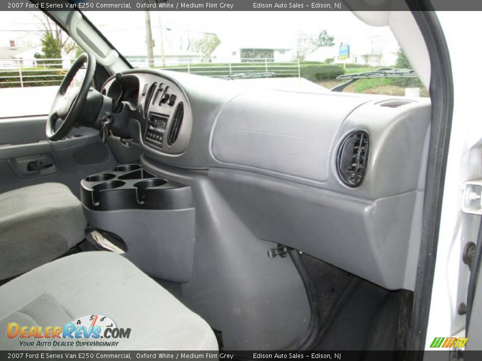 2007 Ford E Series Van E250 Commercial Oxford White / Medium Flint Grey Photo #15