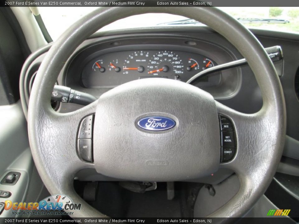 2007 Ford E Series Van E250 Commercial Oxford White / Medium Flint Grey Photo #17