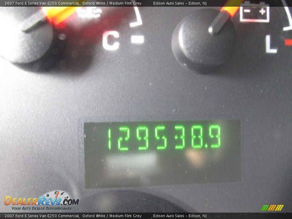 2007 Ford E Series Van E250 Commercial Oxford White / Medium Flint Grey Photo #18