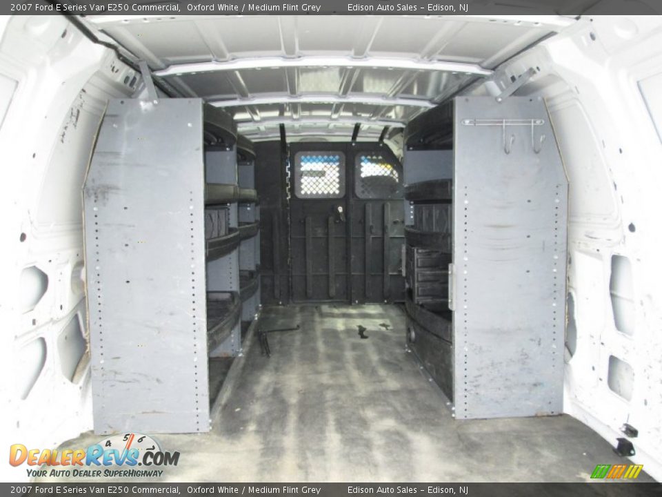 2007 Ford E Series Van E250 Commercial Oxford White / Medium Flint Grey Photo #21