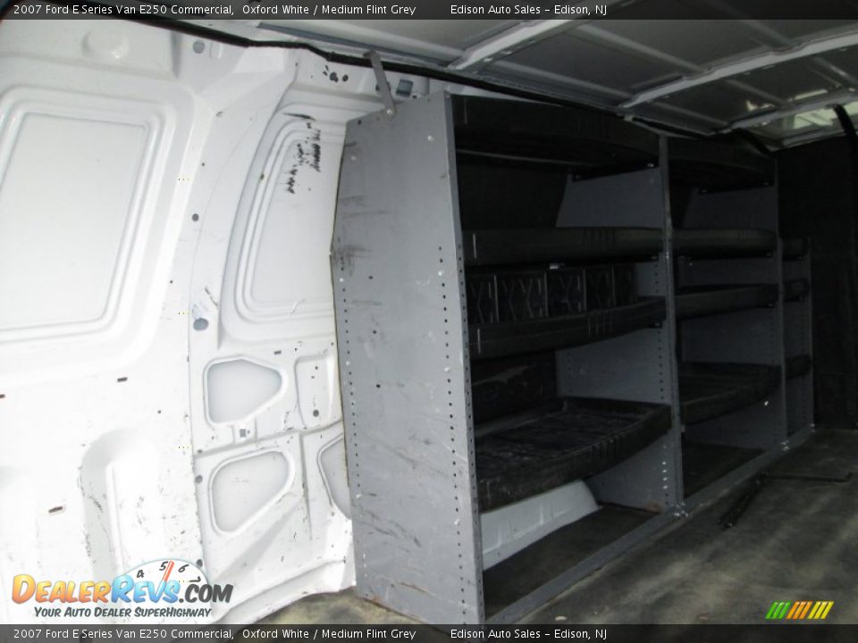 2007 Ford E Series Van E250 Commercial Oxford White / Medium Flint Grey Photo #22