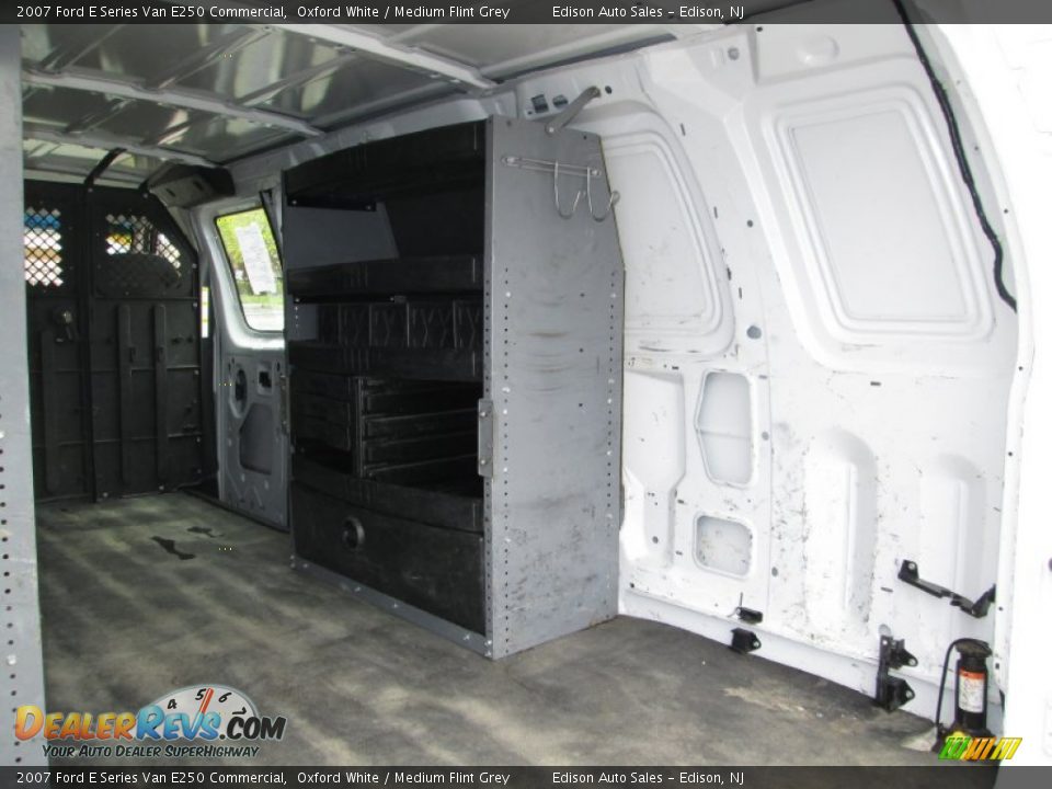 2007 Ford E Series Van E250 Commercial Oxford White / Medium Flint Grey Photo #23