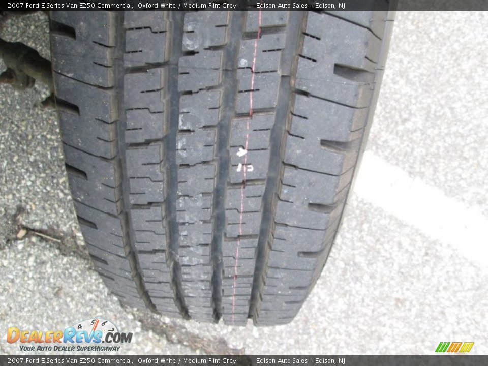 2007 Ford E Series Van E250 Commercial Oxford White / Medium Flint Grey Photo #27