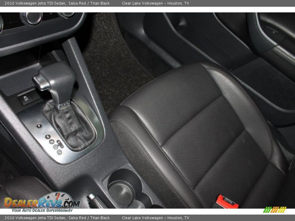 2010 Volkswagen Jetta TDI Sedan Salsa Red / Titan Black Photo #17