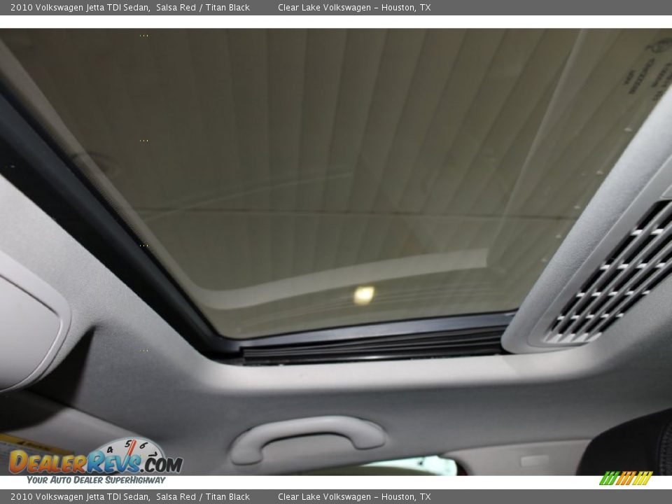 2010 Volkswagen Jetta TDI Sedan Salsa Red / Titan Black Photo #18