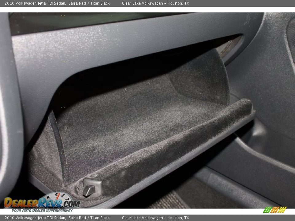 2010 Volkswagen Jetta TDI Sedan Salsa Red / Titan Black Photo #24