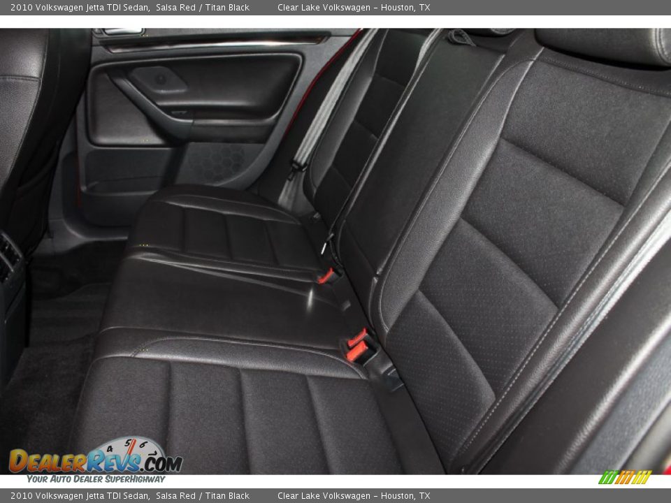 2010 Volkswagen Jetta TDI Sedan Salsa Red / Titan Black Photo #32