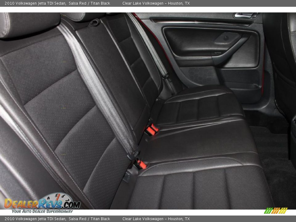2010 Volkswagen Jetta TDI Sedan Salsa Red / Titan Black Photo #36