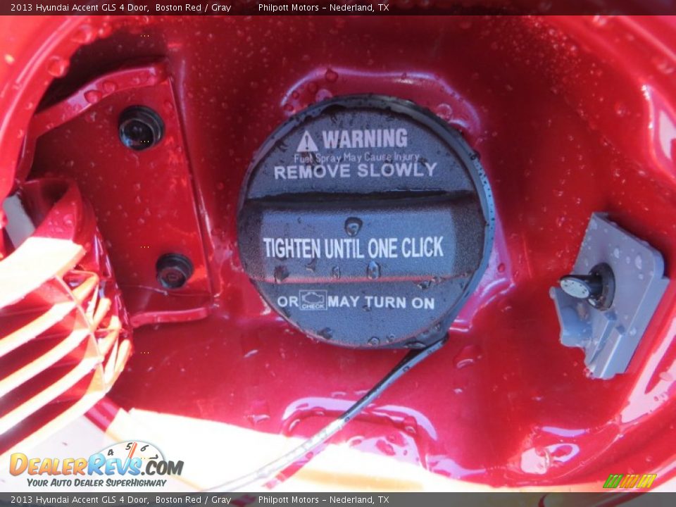 2013 Hyundai Accent GLS 4 Door Boston Red / Gray Photo #13