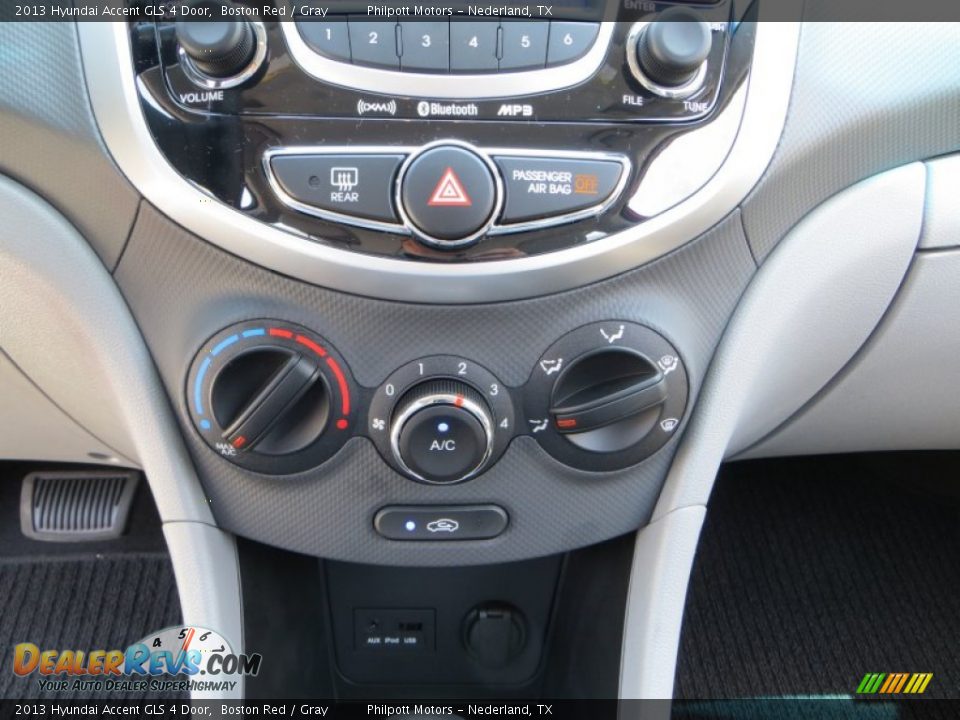 2013 Hyundai Accent GLS 4 Door Boston Red / Gray Photo #25