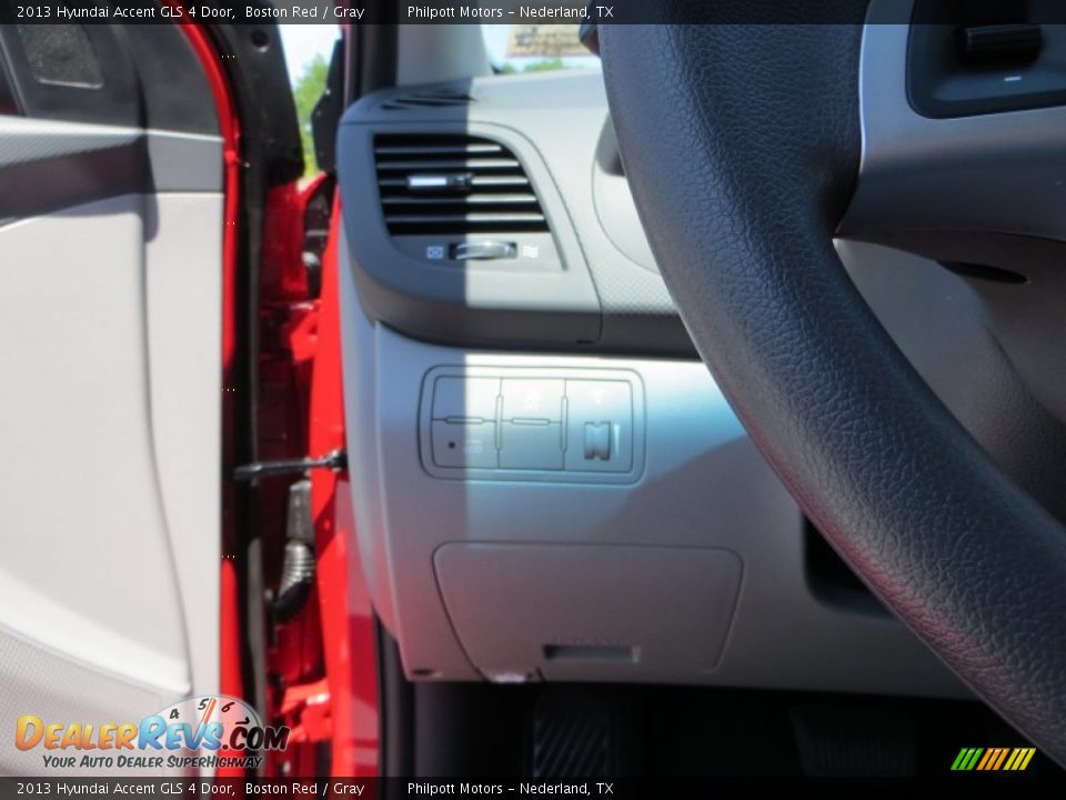 2013 Hyundai Accent GLS 4 Door Boston Red / Gray Photo #29