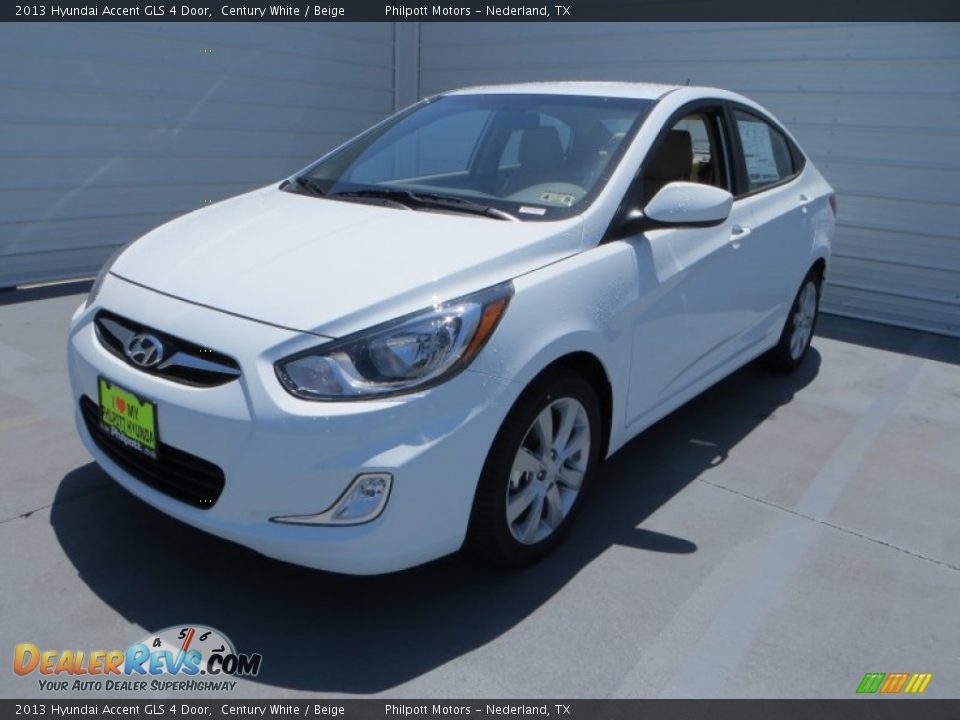 2013 Hyundai Accent GLS 4 Door Century White / Beige Photo #8