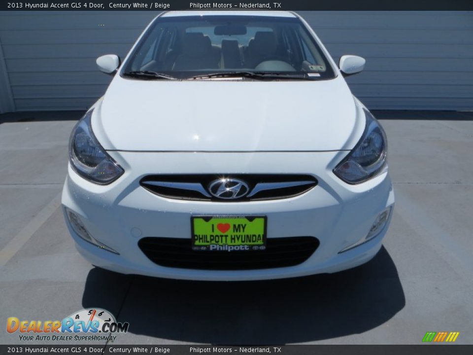 2013 Hyundai Accent GLS 4 Door Century White / Beige Photo #9