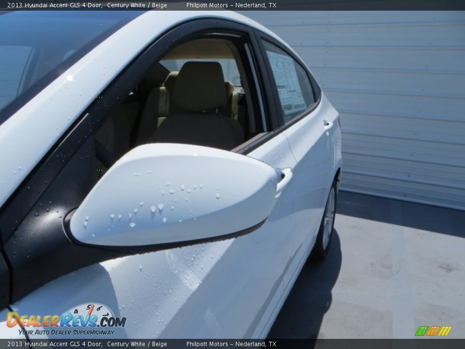 2013 Hyundai Accent GLS 4 Door Century White / Beige Photo #13