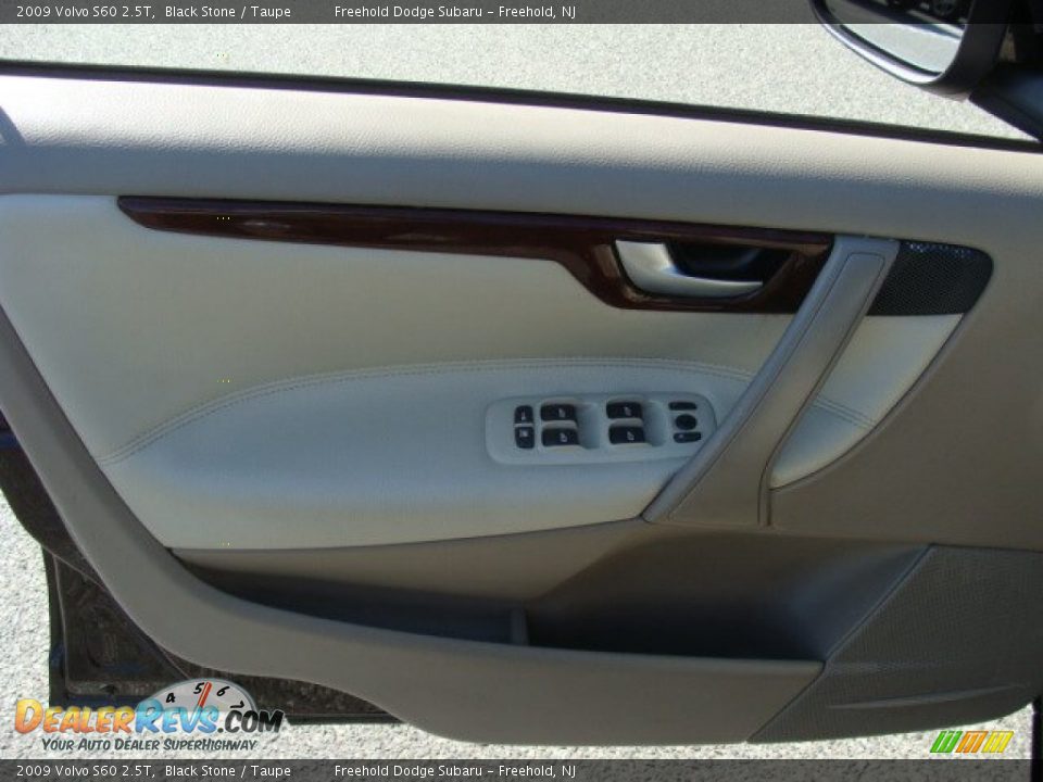 2009 Volvo S60 2.5T Black Stone / Taupe Photo #8