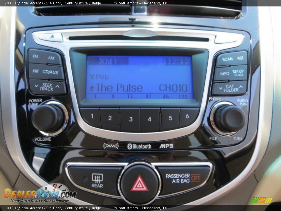 2013 Hyundai Accent GLS 4 Door Century White / Beige Photo #25