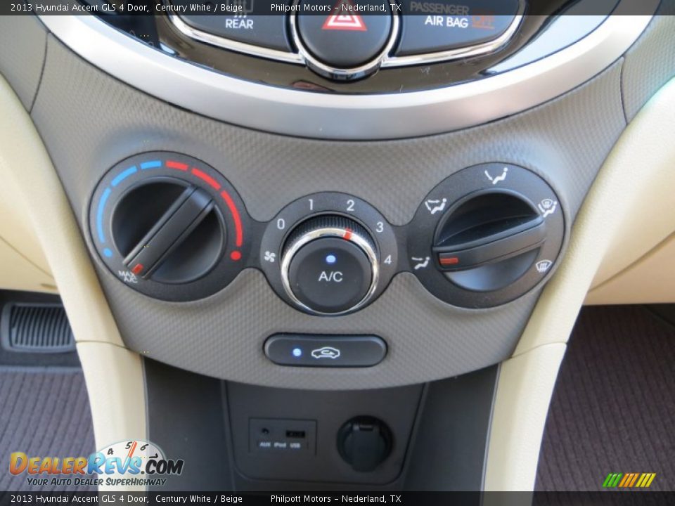 2013 Hyundai Accent GLS 4 Door Century White / Beige Photo #26