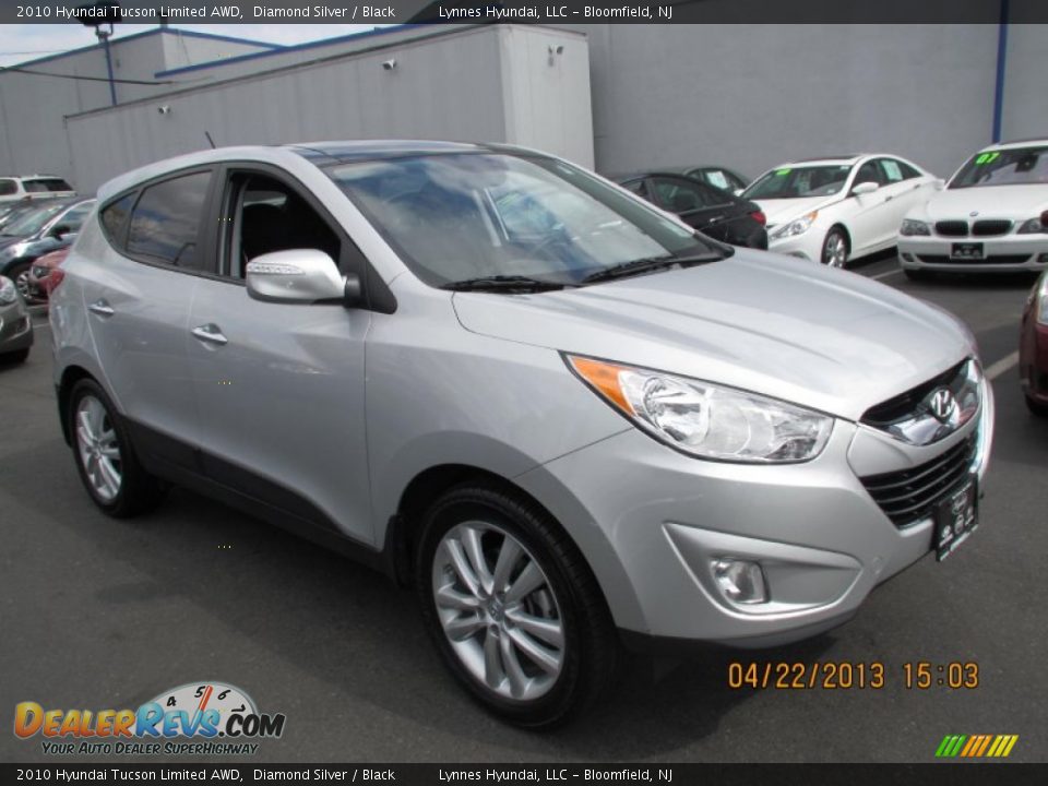 2010 Hyundai Tucson Limited AWD Diamond Silver / Black Photo #2