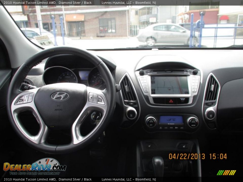 2010 Hyundai Tucson Limited AWD Diamond Silver / Black Photo #10
