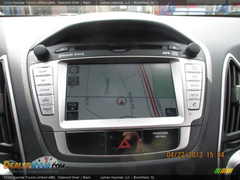 2010 Hyundai Tucson Limited AWD Diamond Silver / Black Photo #11