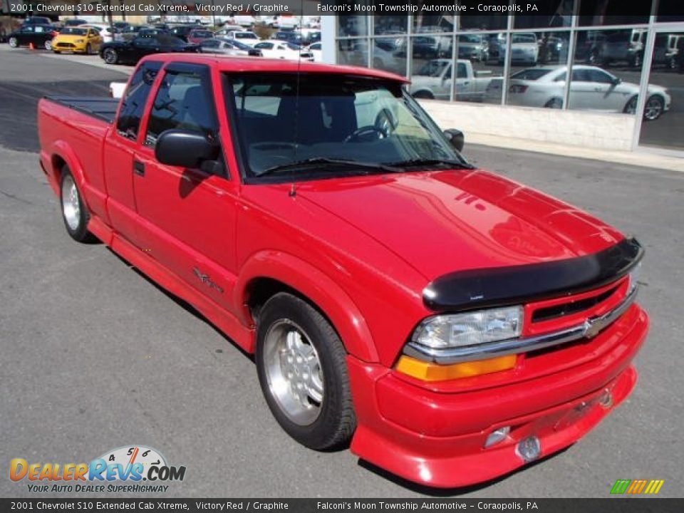 2001 Chevrolet S10 Extended Cab Xtreme Victory Red / Graphite Photo #2