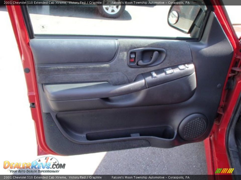 2001 Chevrolet S10 Extended Cab Xtreme Victory Red / Graphite Photo #12