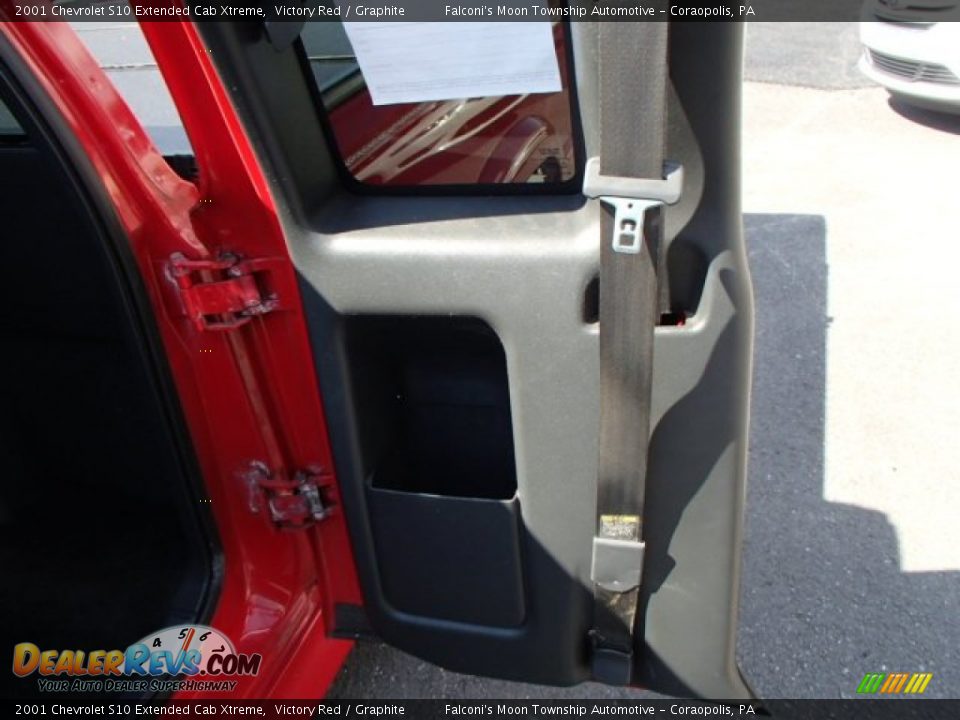 2001 Chevrolet S10 Extended Cab Xtreme Victory Red / Graphite Photo #14