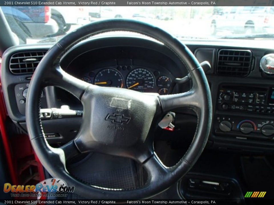 2001 Chevrolet S10 Extended Cab Xtreme Victory Red / Graphite Photo #18