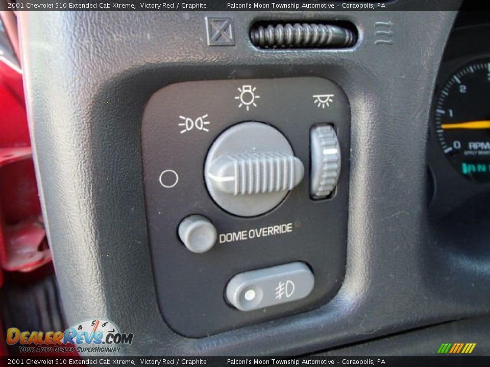 2001 Chevrolet S10 Extended Cab Xtreme Victory Red / Graphite Photo #19