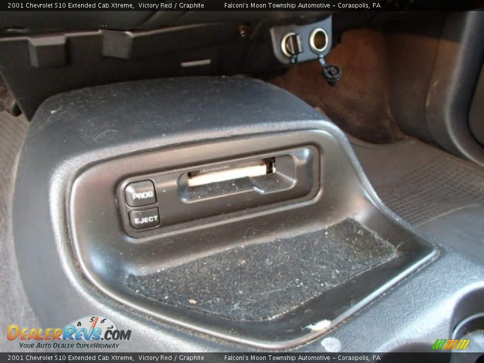 2001 Chevrolet S10 Extended Cab Xtreme Victory Red / Graphite Photo #23