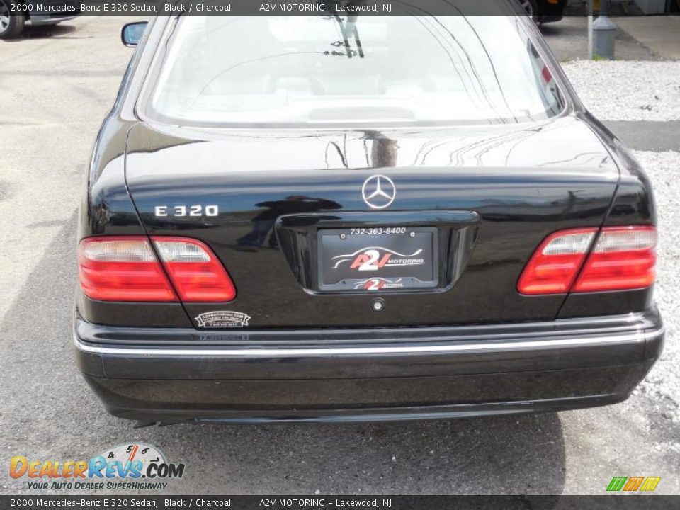 2000 Mercedes-Benz E 320 Sedan Black / Charcoal Photo #3