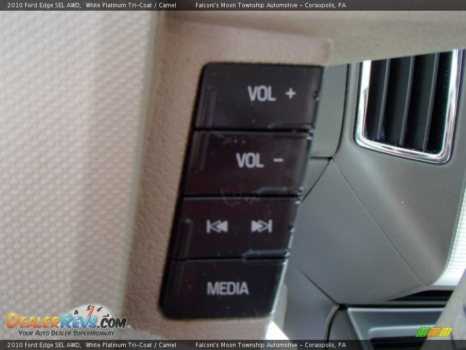 2010 Ford Edge SEL AWD White Platinum Tri-Coat / Camel Photo #22