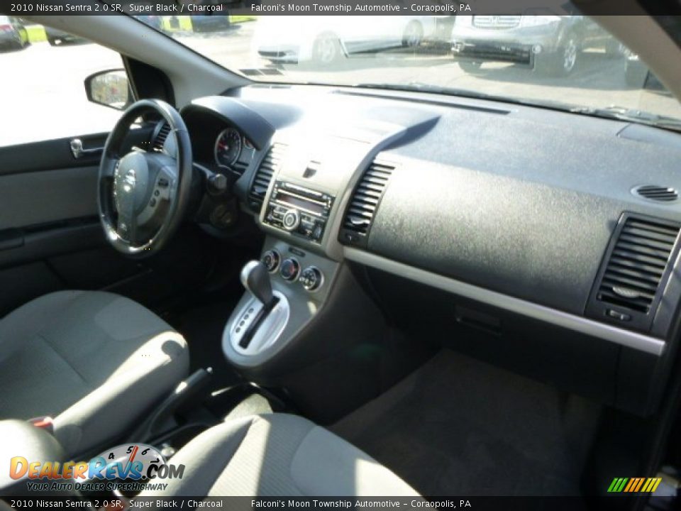 2010 Nissan Sentra 2.0 SR Super Black / Charcoal Photo #11